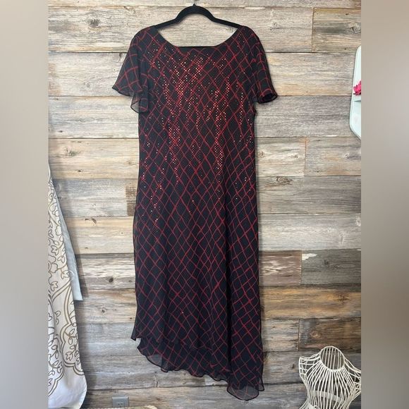 NWT Virgo Asymmetrical Diamond Sheer Overlay Sequined  Midi Short Sleeve Dress - Picture 6 of 6